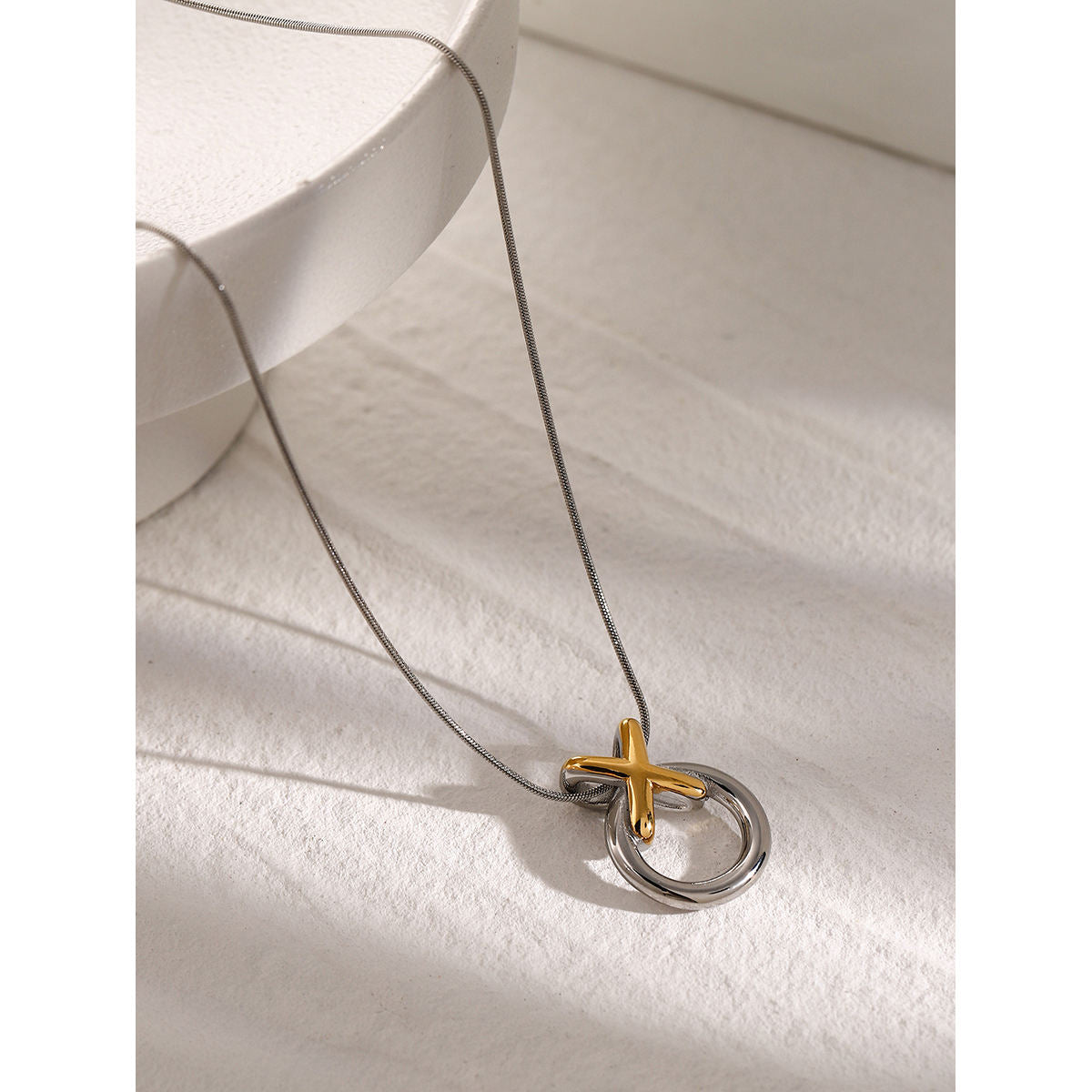 Amour XO Necklace