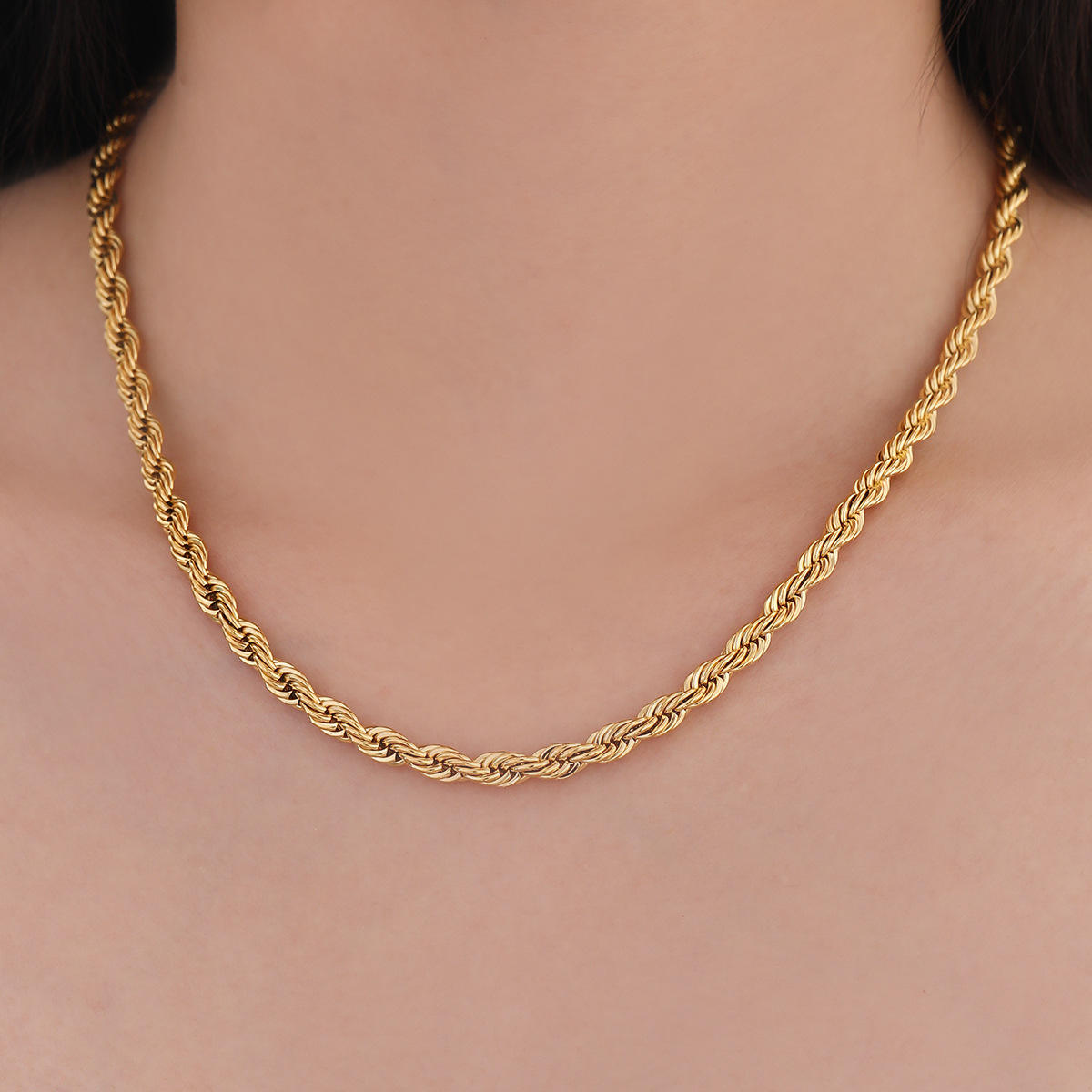 Eterna Twist Necklace