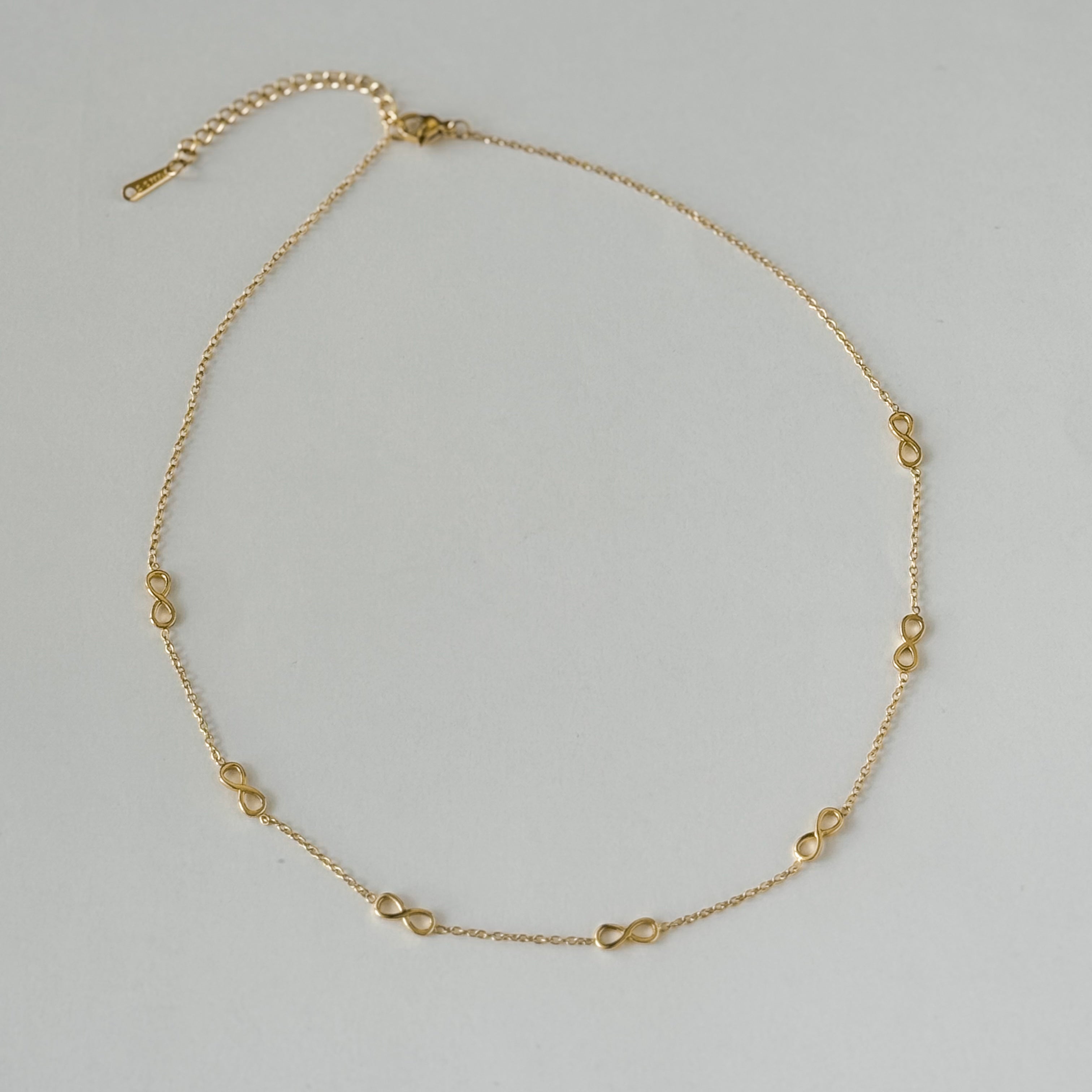 Luxe Eternité Necklace