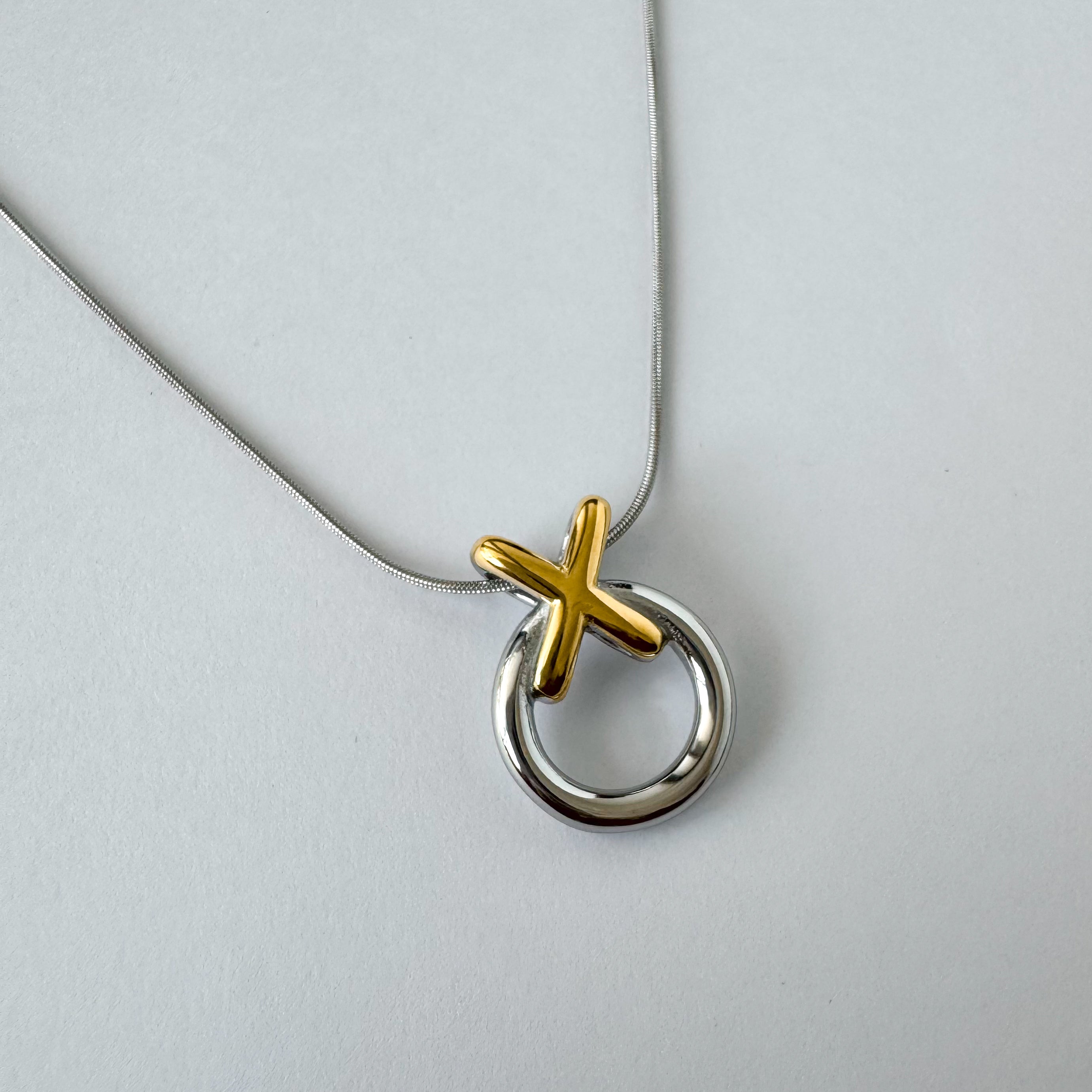 Amour XO Necklace