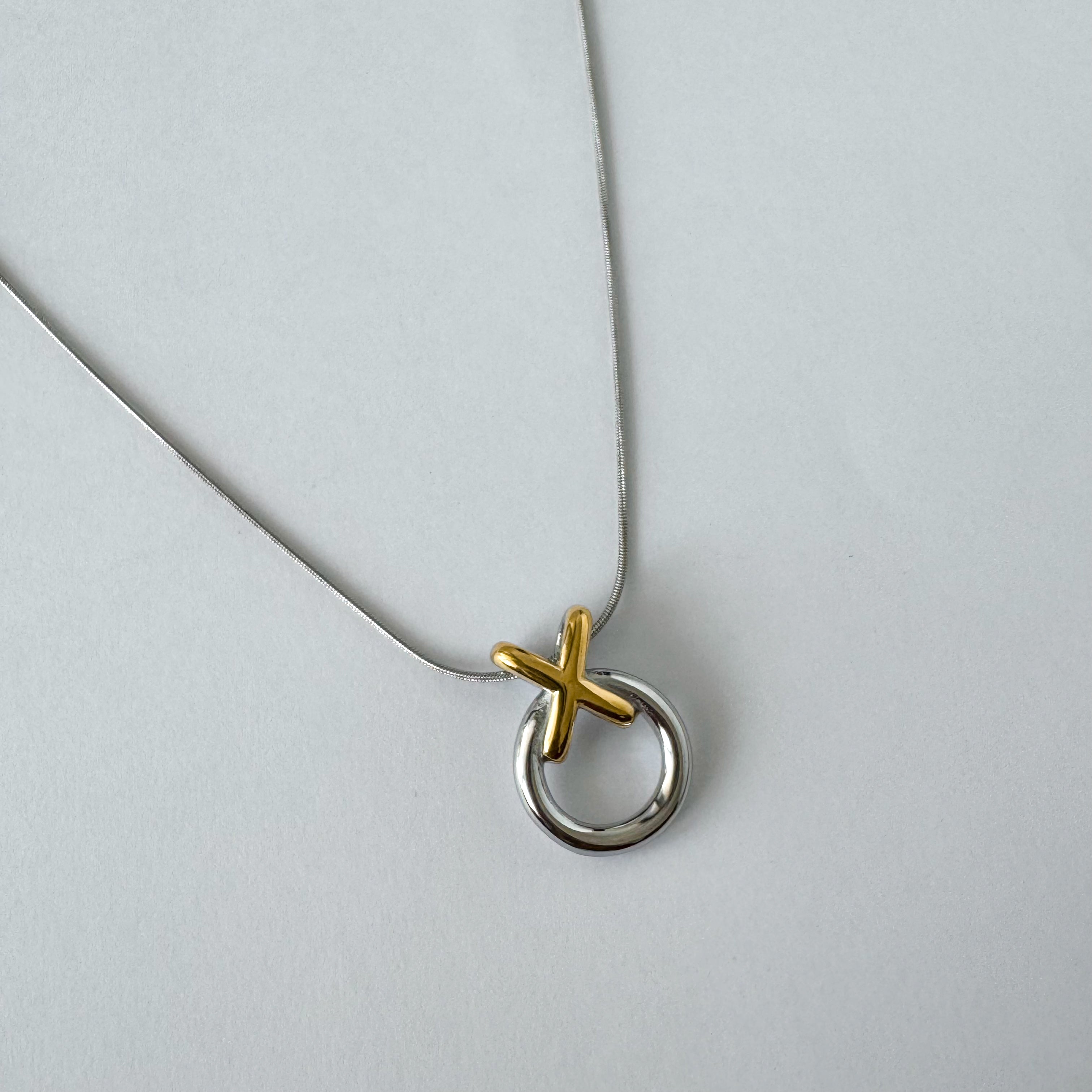 Amour XO Necklace