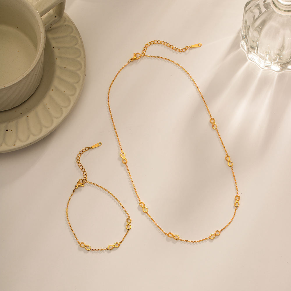 Luxe Eternité Necklace