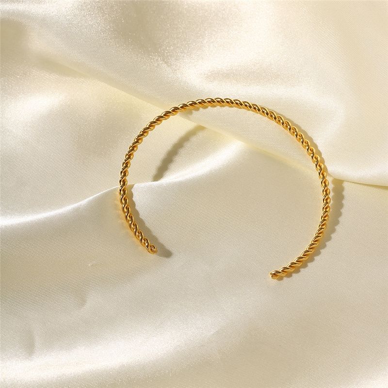 Twirl Bangle